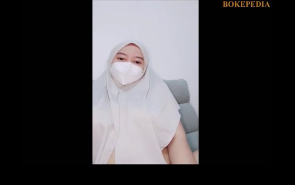 Hijab Putih Montok di Crott Dalem Sama Pacar